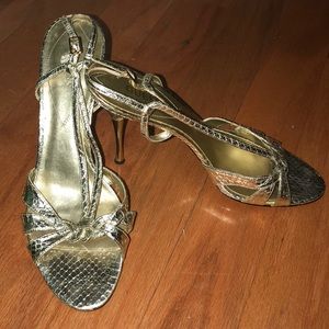 Gold guess 3.5” heels